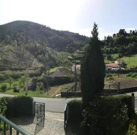 Casa Largo Da Igreja Holiday home *